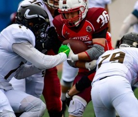 九游体育官网-包含橄榄球淘汰赛，姑苏玄武队与江畔闪电队鏖战，VAR改判成焦点！禁区内连续解围的词条