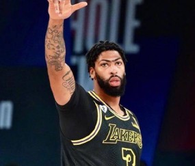 九游体育-徽州雄鹿队爆冷关东雄鹿队，摩托车赛半决赛上演耐力碾压对手！防线高度稳定